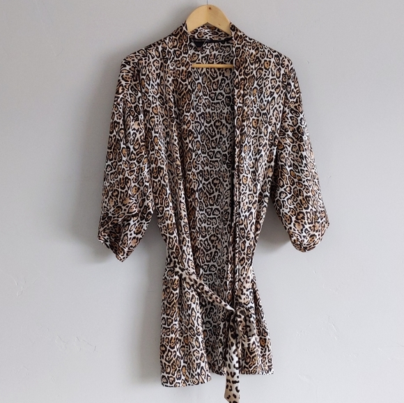 🌿VICTORIA'S SECRET ROBE🌿 - Picture 5 of 10